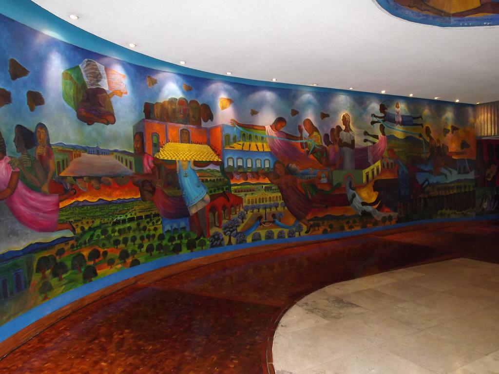 Royal Pedregal Hotel Mexico City Exterior photo Mural by the artist at the Taj Mahal Palace, Mumbai