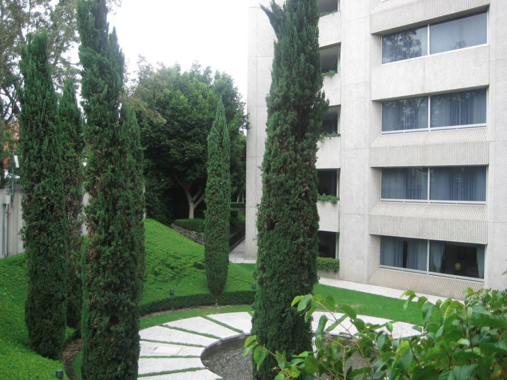 Royal Pedregal Hotel Mexico City Exterior photo The campus of the University of Navarra